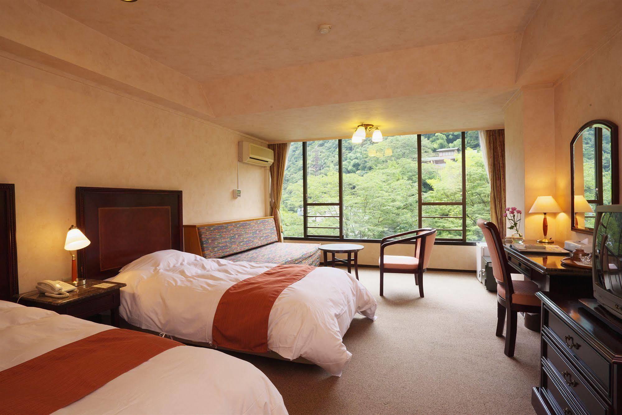 Tonosawa Quatre Saisons Hotel Hakone Exterior photo